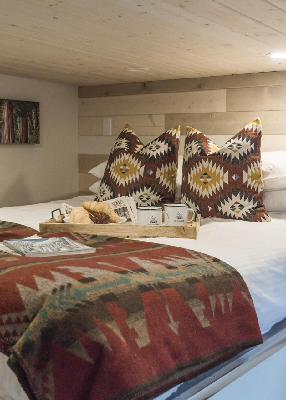 Tiny Homes By Snow Valley Lodging Fernie Luaran gambar